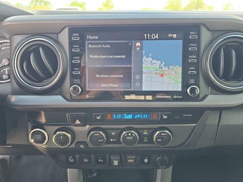 Used 2023 Toyota Tacoma TRD Off-Road w/ TRD Premium Off Road Package AWD/4WD image 17