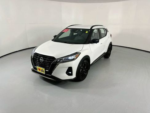Used 2024 Nissan Kicks SR w/ SR Premium Package FWD image 5