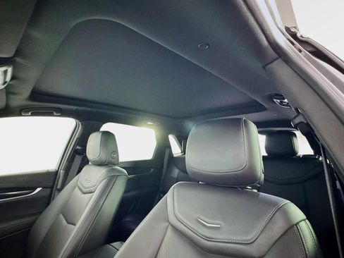 Used 2023 Cadillac XT5 Premium Luxury image 15
