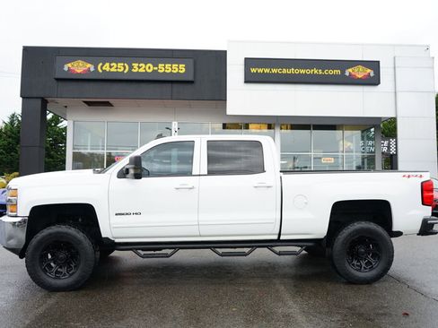 Used 2015 Chevrolet Silverado 2500 LT image 2