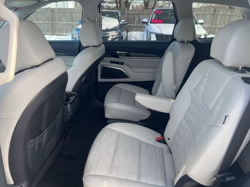 Used 2023 Kia Telluride SX Prestige image 9