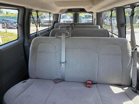 Used 2025 GMC Savana 3500 LT w/ LT Preferred Equipment Group RWD image 13