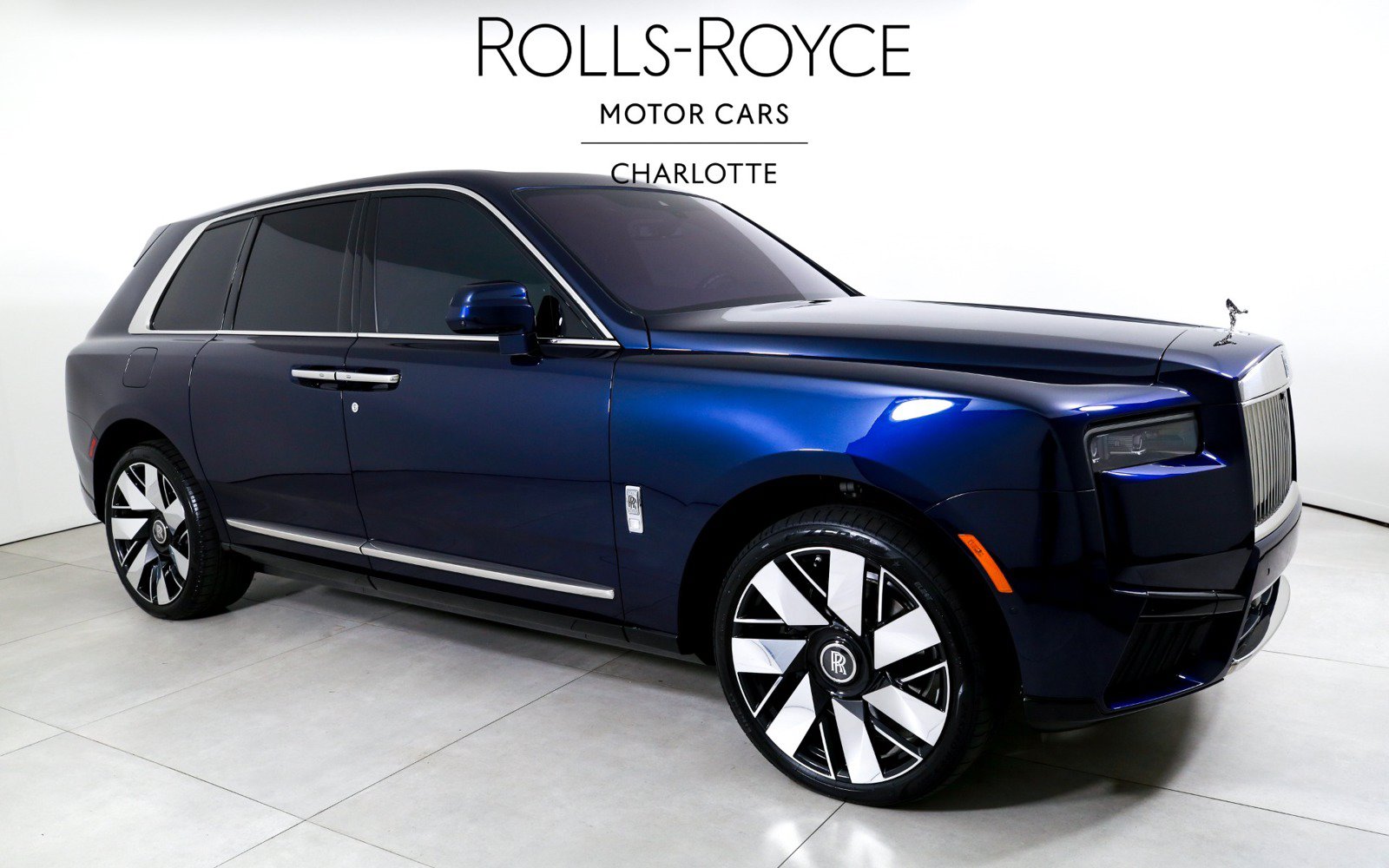 Certified 2025 Rolls-Royce Cullinan AWD/4WD image 5