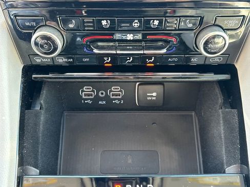 Used 2022 Jeep Grand Cherokee Overland AWD/4WD image 38