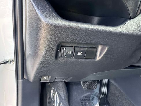 Certified 2025 Toyota RAV4 XLE AWD/4WD image 27