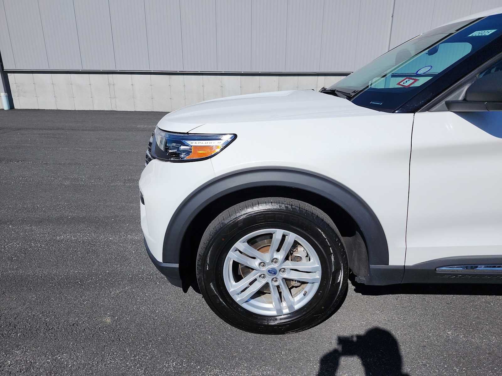 Used 2023 Ford Explorer XLT w/ Class IV Trailer Tow Package AWD/4WD image 10