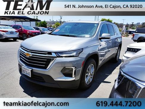 Used 2023 Chevrolet Traverse LT FWD image 1