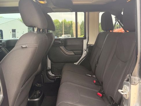 Used 2016 Jeep Wrangler Unlimited Sport w/ Quick Order Package 24S AWD/4WD image 25