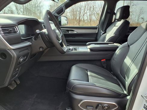 New 2026 Jeep Grand Wagoneer L 2WD image 8