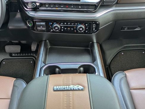 Used 2025 Chevrolet Silverado 2500 High Country w/ High Country Premium Package AWD/4WD image 19