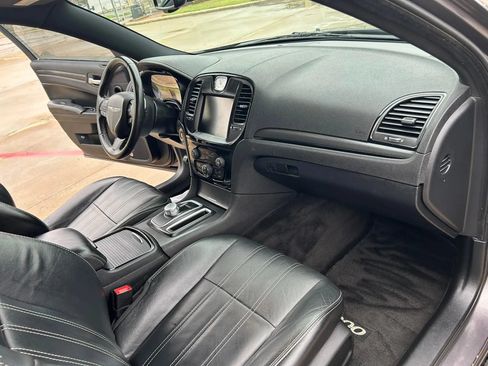 Used 2016 Chrysler 300 S AWD/4WD image 9