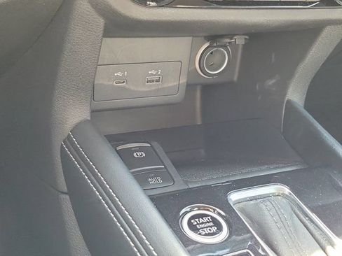 Certified 2024 Nissan Kicks SR w/ SR Premium Package FWD image 28