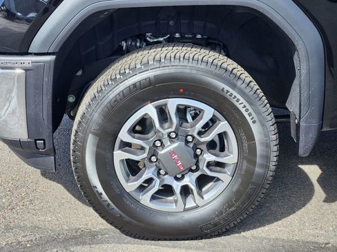 New 2025 GMC Sierra 2500 SLT w/ SLT Premium Package image 9