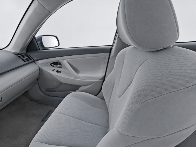 Used 2011 Toyota Camry LE FWD image 18