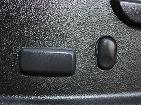 Used 2016 GMC Canyon SLT w/ Driver Alert Package image 9