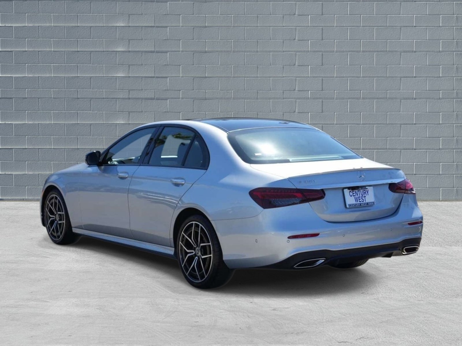 Used 2021 Mercedes-Benz E 350 Sedan image 3