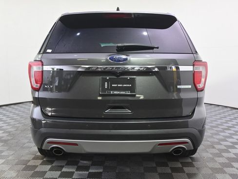 Used 2016 Ford Explorer XLT w/ Equipment Group 202A AWD/4WD image 4