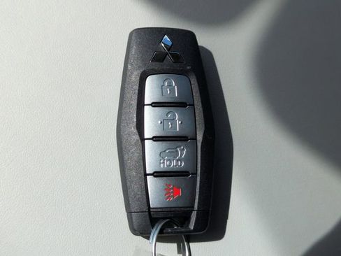 New 2026 Mitsubishi Outlander SE image 34