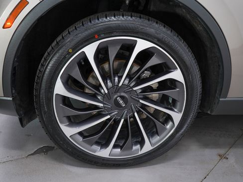 Used 2020 Lincoln Aviator Reserve w/ Equipment Group 202A image 30