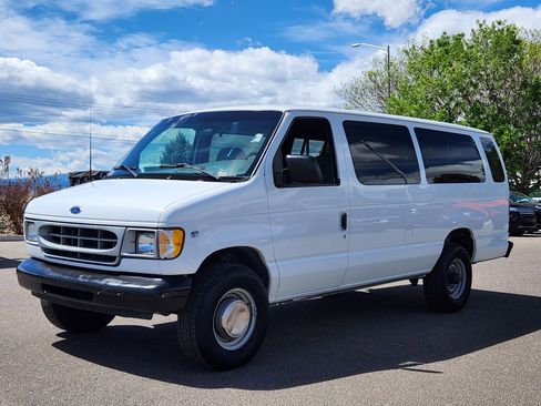 Used 2000 Ford E-350 and Econoline 350 Club Wagon image 3