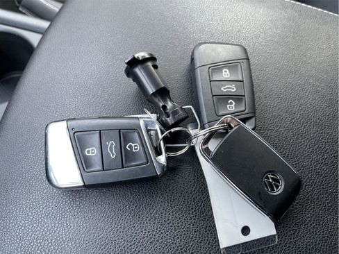 Used 2023 Volkswagen Atlas SE AWD/4WD image 34