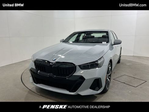 Used 2025 BMW 530i w/ M Sport Package image 1