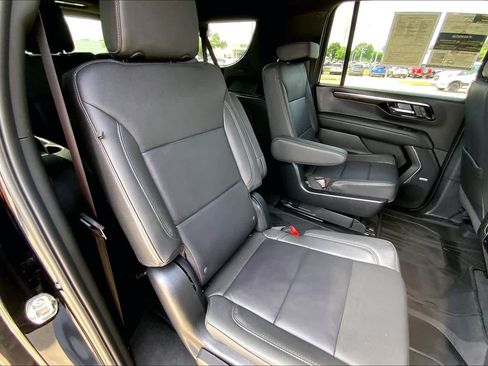 Certified 2026 Chevrolet Suburban LT w/ Comfort Package RWD image 19