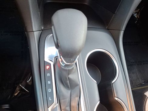 Used 2022 Chevrolet Equinox LS image 13