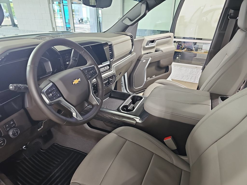 Certified 2026 Chevrolet Silverado 3500 LTZ w/ LTZ Premium Package AWD/4WD image 19
