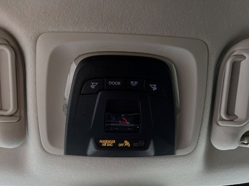 Used 2025 Toyota Corolla LE image 20