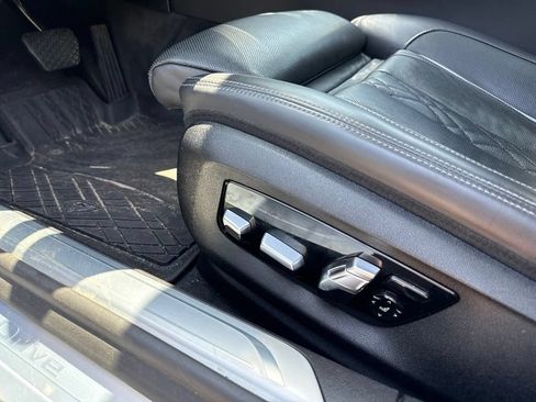 Used 2019 BMW 740e xDrive AWD/4WD image 10