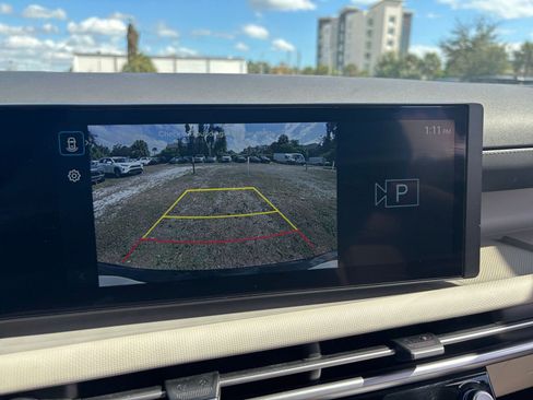 Used 2025 Hyundai Tucson Blue image 17