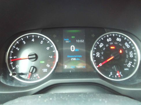 Used 2020 Toyota RAV4 XLE w/ All Weather Liner Package AWD/4WD image 9