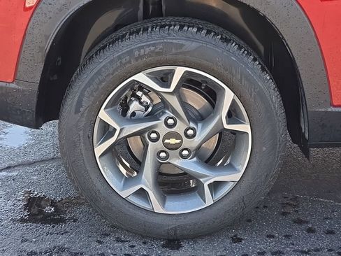 Used 2025 Chevrolet Trax LT w/ LT Convenience Package FWD image 47