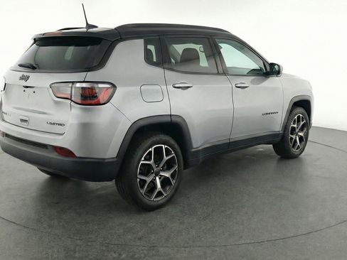 Used 2025 Jeep Compass Trailhawk image 9