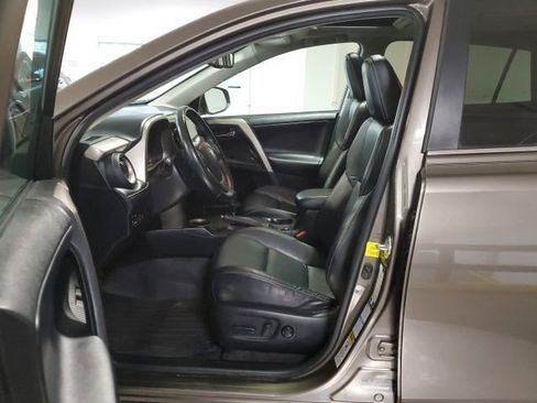 Used 2015 Toyota RAV4 Limited image 15