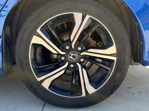 Used 2016 Honda Civic Touring image 11