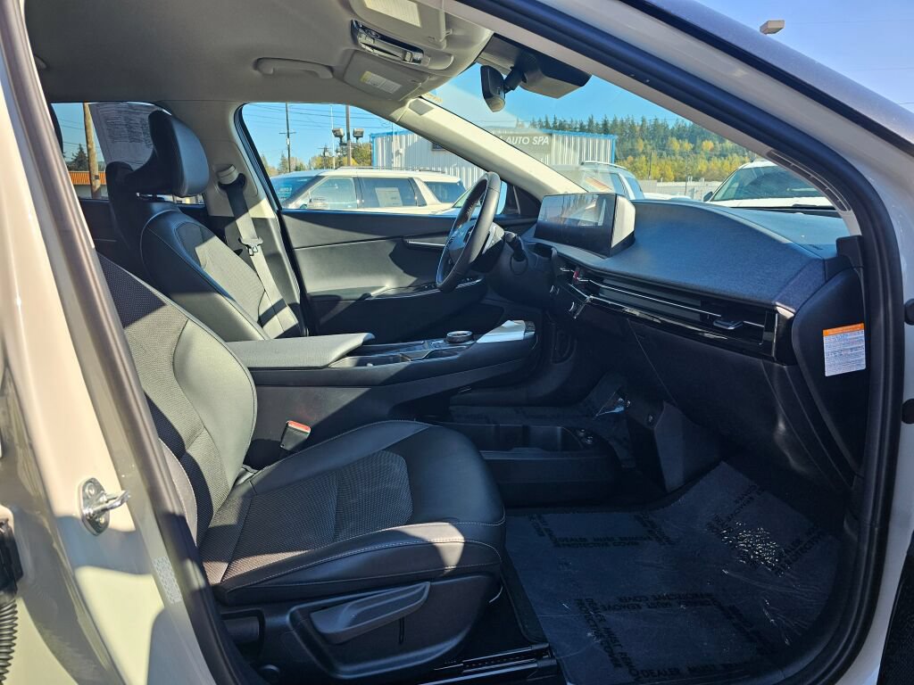 Used 2024 Kia EV6 Light RWD image 10