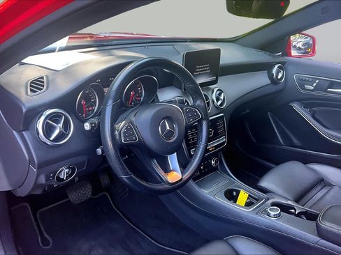 Used 2019 Mercedes-Benz GLA 250 4MATIC image 18