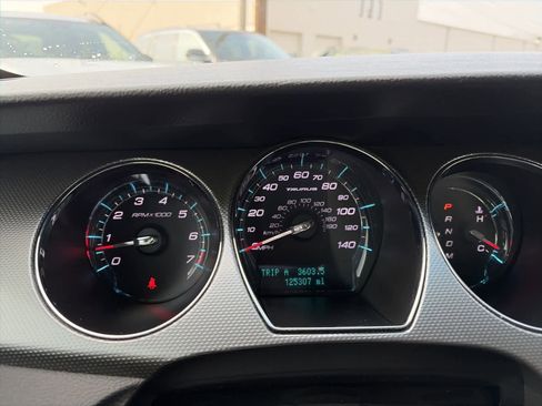 Used 2010 Ford Taurus SEL image 18