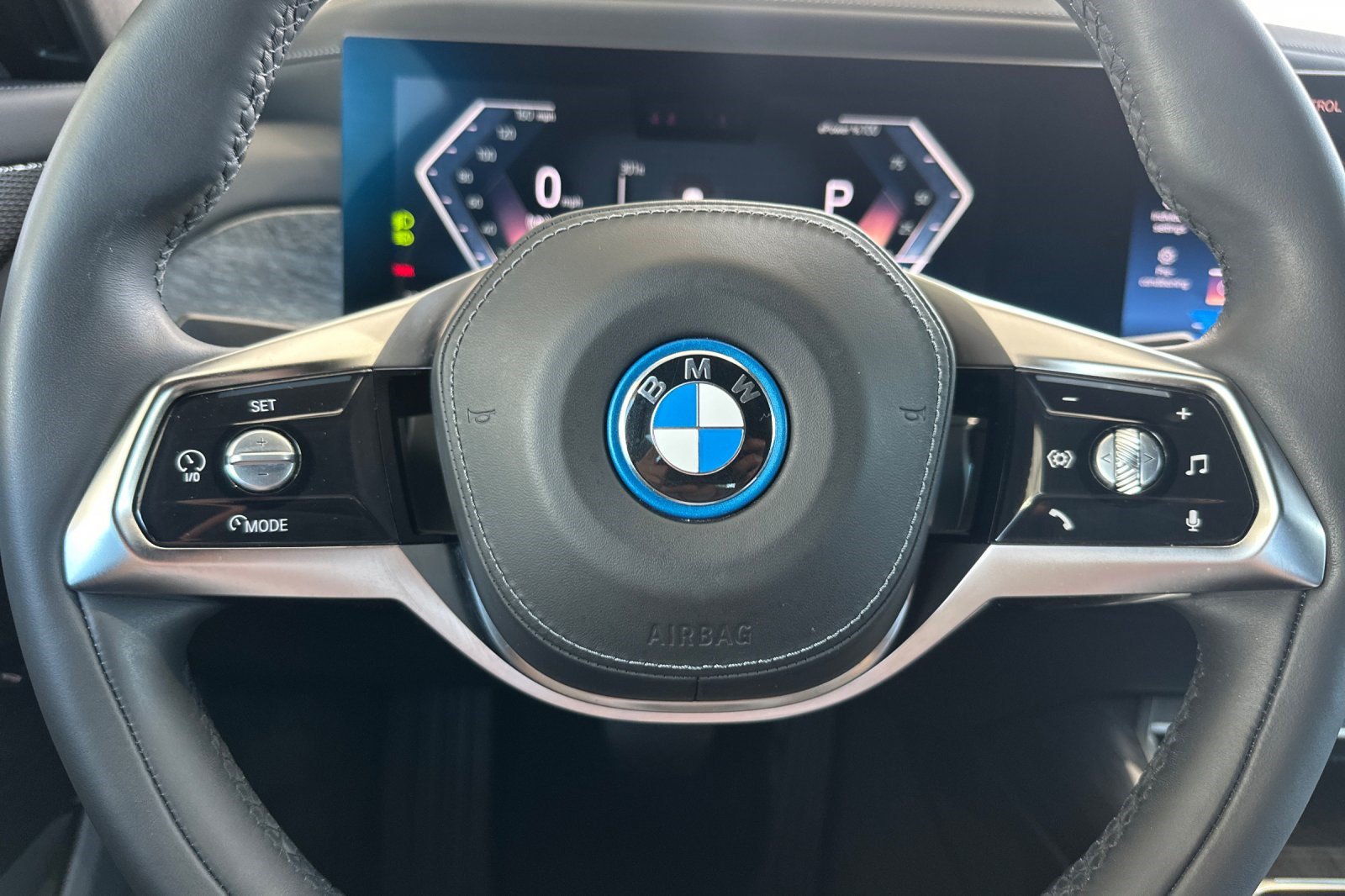 Certified 2024 BMW i7 xDrive60 RWD image 30