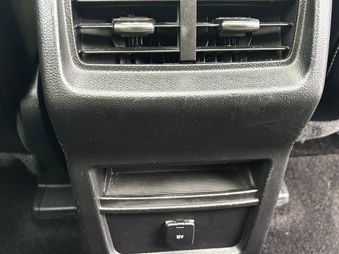 Used 2017 Ford Edge SEL w/ Equipment Group 201A AWD/4WD image 10