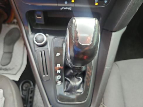 Used 2015 Ford Focus SE w/ SE Sport Package FWD image 30