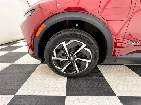 New 2026 Chevrolet Equinox EV LT image 10