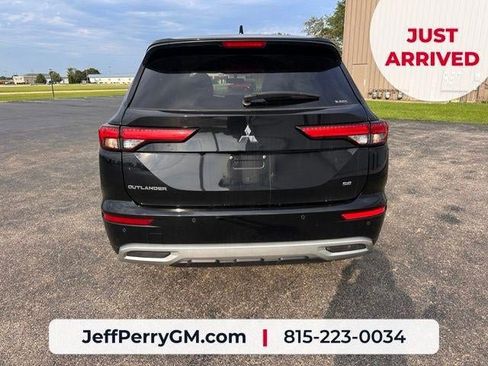Used 2022 Mitsubishi Outlander SE AWD/4WD image 5