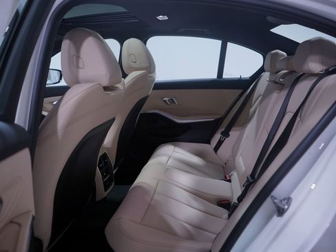 New 2026 BMW 330i Sedan w/ M Sport Package image 9