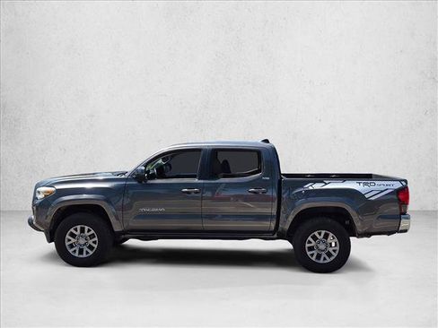 Used 2018 Toyota Tacoma SR5 RWD image 5