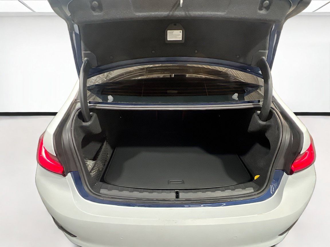 Used 2022 BMW 330i Sedan w/ Convenience Package RWD image 19