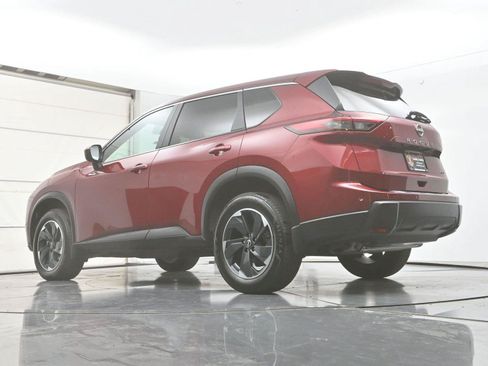 Used 2025 Nissan Rogue SV AWD/4WD image 52