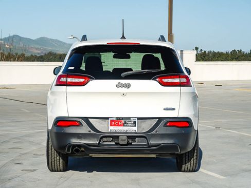 Used 2016 Jeep Cherokee Latitude w/ Safety/Convenience Group image 6